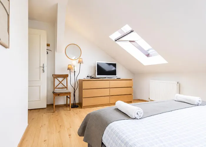Stylish 3br With Balcony In The Center ウィーン