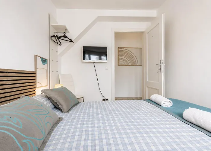 アパート Stylish 3br With Balcony In The Center *