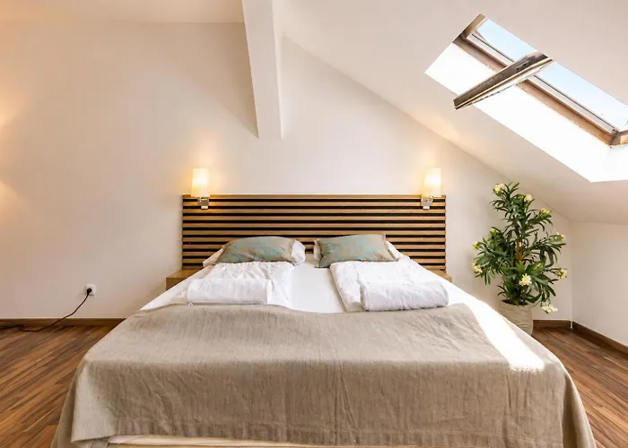 Stylish 3br With Balcony In The Center アパート *
